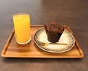 Fresh Juice + Muffin (25% off)
