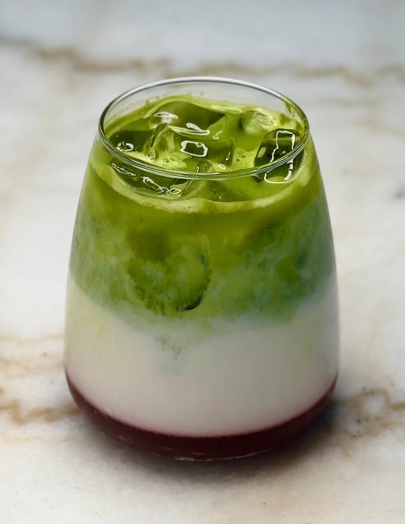 ICED MATCHA STRAWBERRY LATTE