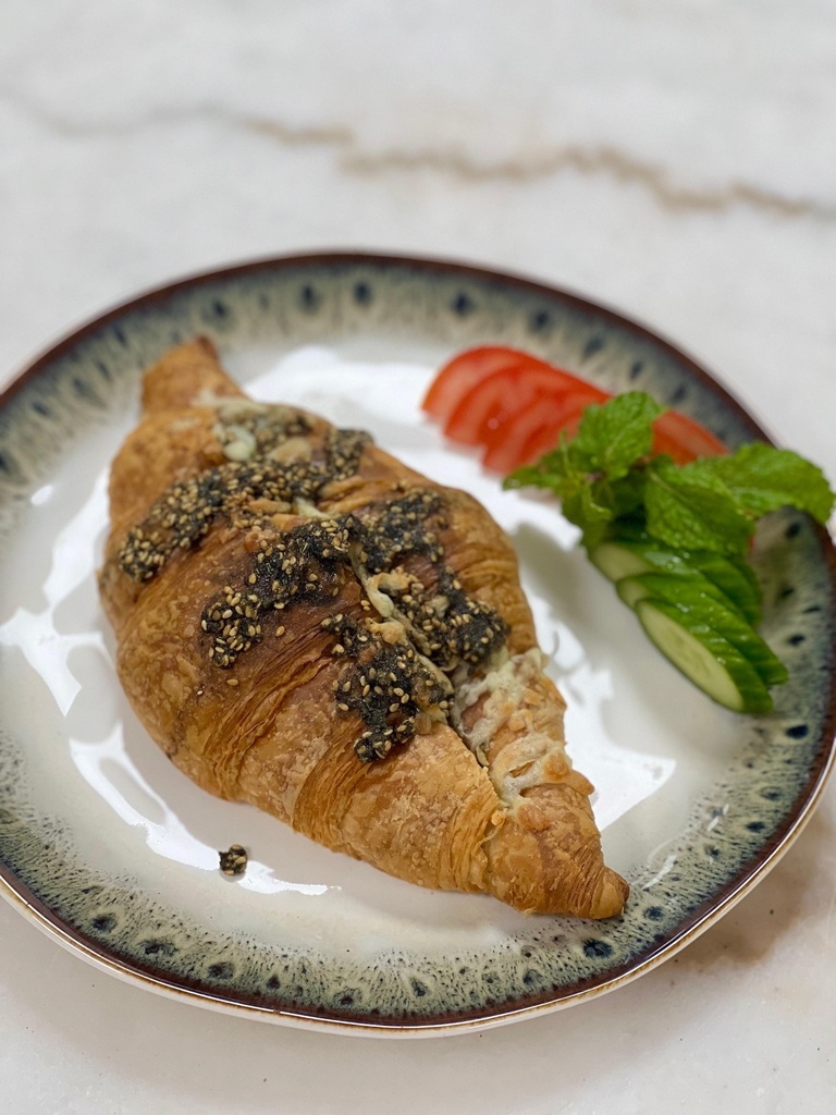 CROISSANT CHEESE ZAATAR  