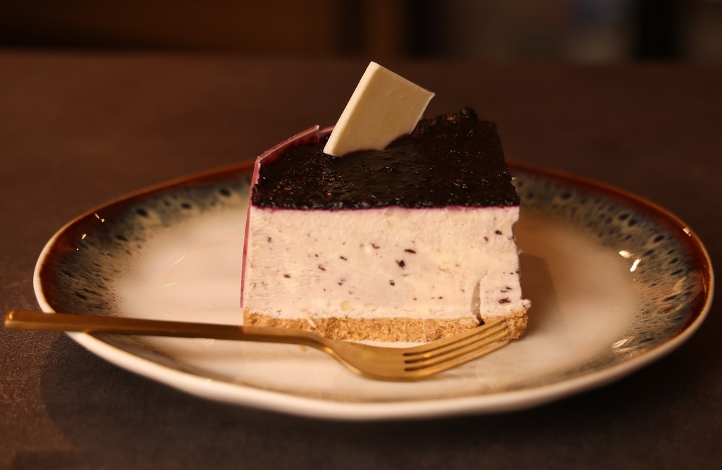 CHEESE CAKE - BLUE BERRY