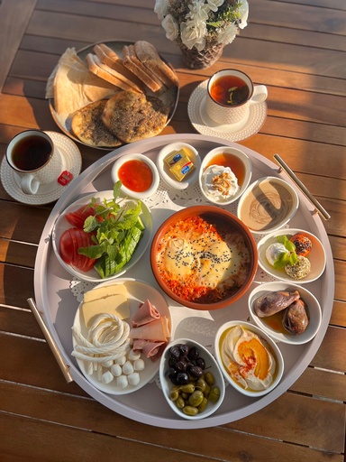   BREAKFAST TRAY