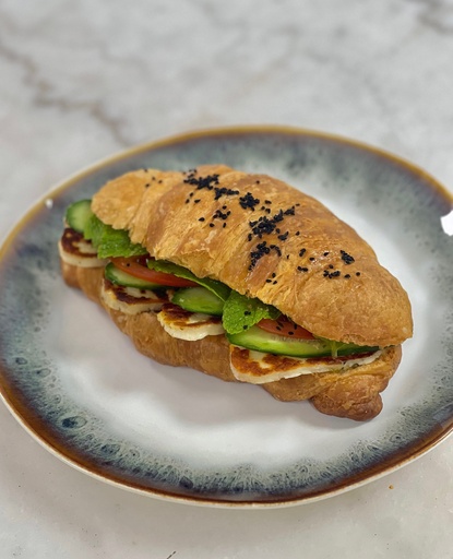 CROISSANT HALLOUMI SANDWICH 