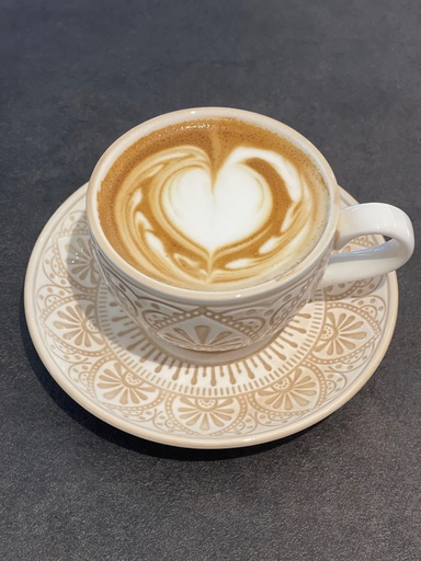 FLAT WHITE 
